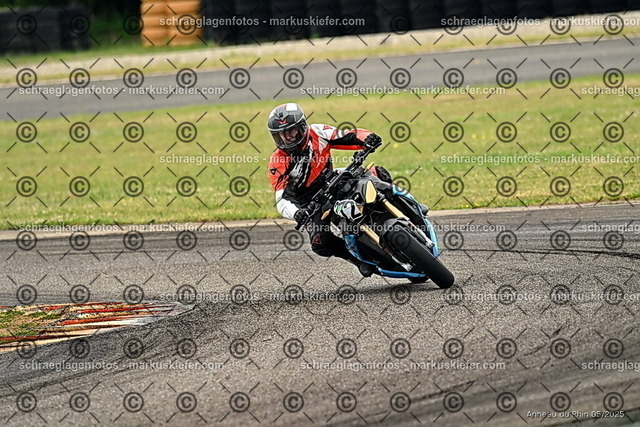 25bt02-0011 | markuskiefer.com - Realisiert mit Pictrs.com