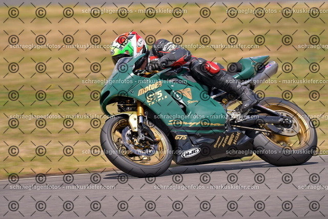 26bt05-1471 | markuskiefer.com - Realisiert mit Pictrs.com