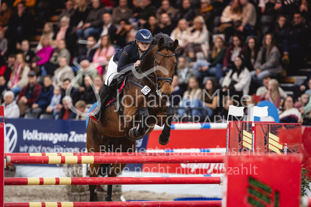 241102_Oldenburg_FinaleWaldbach-148 | Deine schönsten Turniermomente als professionelle Fotos! Entdecke hochwertige Pferdesport-Fotografie im Online-Shop. Jetzt Fotos finden & bestellen!