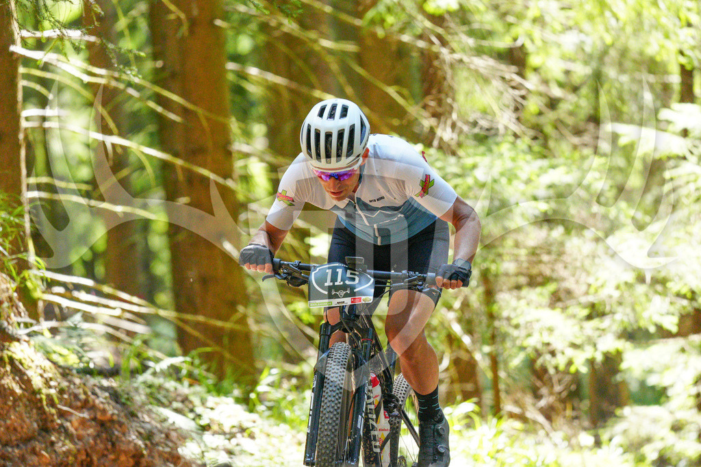 FC604212 | Fotogalerie der Treibjagd im Dunkelwald - Dein MTB Etappenrennen im Erzgebirge - Realisiert mit Pictrs.com
