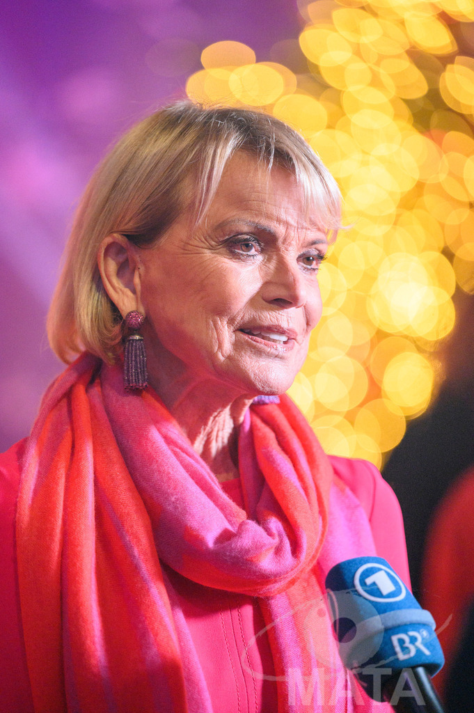 _DWI6005 |  Uschi Glass bei '30 Jahre Sternstunden-Gala 2023' in der Frankenhalle. Nürnberg, 15.12.2023 - Realisiert mit Pictrs.com