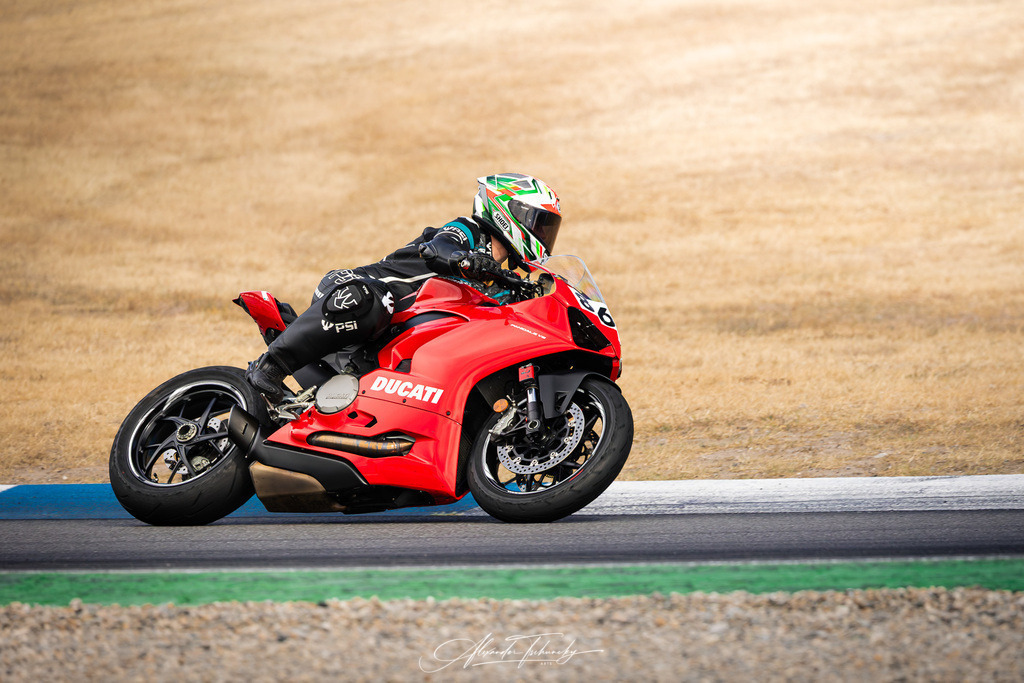 Ducati Trackday Hockenheimring 2026 | Entdecken Sie die faszinierende Welt von Alexander Tschuncky Arts: Kreative Fotografie, atemberaubende Automobilkunst und hochwertiger Bilderdruck. Lassen Sie sich inspirieren! - Realisiert mit Pictrs.com