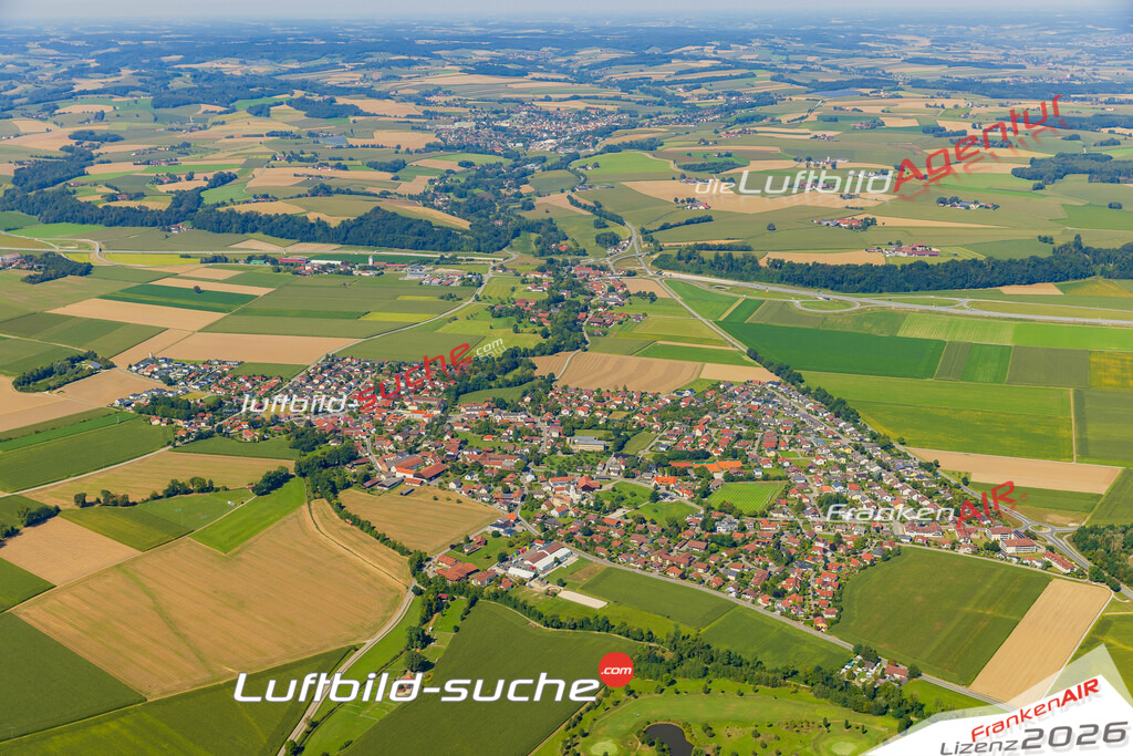 Luftaufnahme der Stadt Kirchham - Die Luftaufnahme wurde 2025 vom UL-Flugzeug heraus erstellt ( keine Drohne ) - Hochauflösende Luftaufnahme - für professionelle Ausdrucke geeignet. Die Geschenkidee !Mit Lizenz und Bildrechte bestellbar