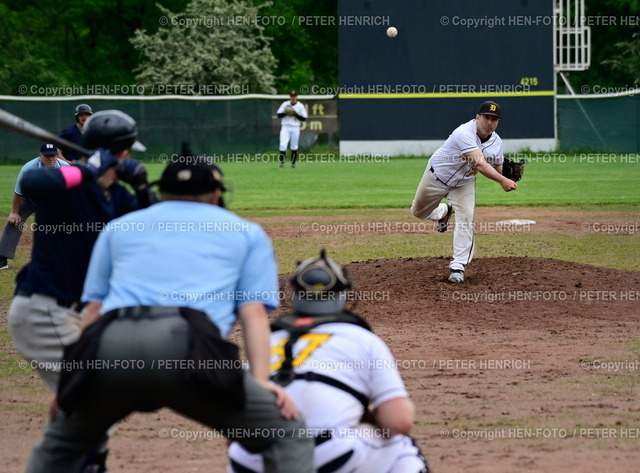 20230514-_PH67532-baseball-buli2-darmstadt-neuenburg-HEN-FOTO | 14.05.2023 Baseball DBV 2. Bundesliga Süd West Darmstadt Whippets - Neuenburg Atomics Doppelspieltg v. li. Werfer Pitcher Martin Matlacki (76 Darmstadt) zum Fänger Catcher Boris Feldmann (67 Darmstadt) (Foto: Peter Henrich) - Realisiert mit Pictrs.com