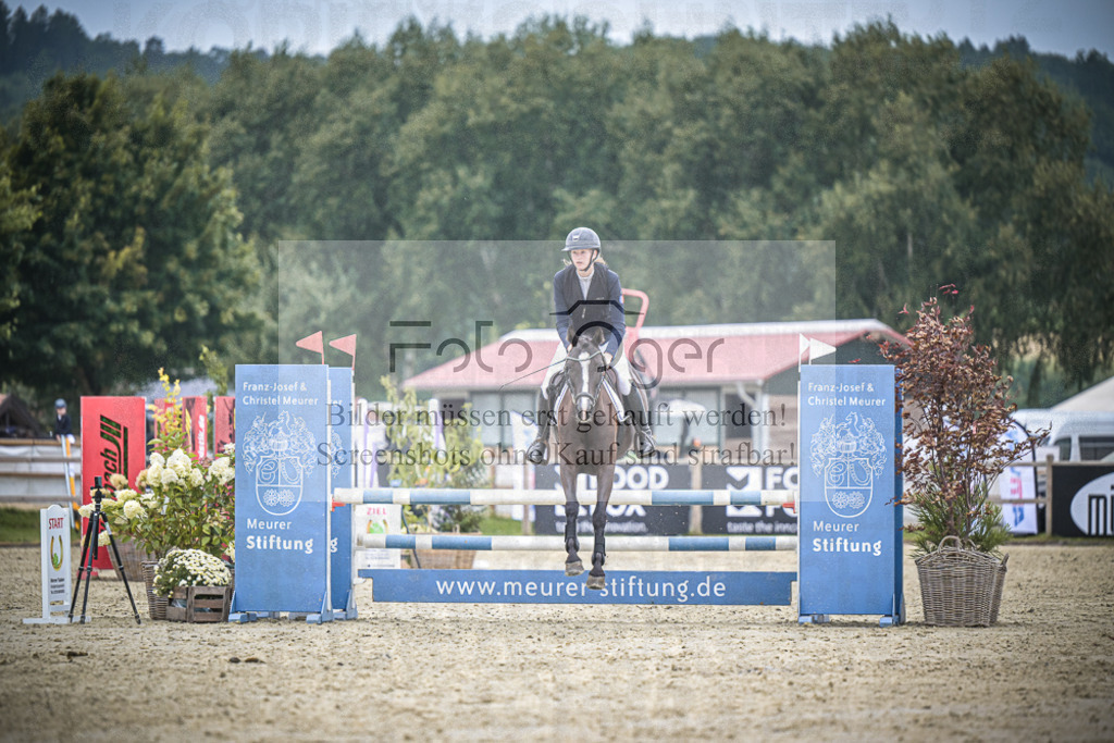DOS_2427 | Entdecke hochwertige Reitturnierfotos von Foto Oger. Professionell, emotional und authentisch – jetzt Lieblingsmomente im Shop bestellen.Deutschlandweite Turnierfotografie. - Realisiert mit Pictrs.com
