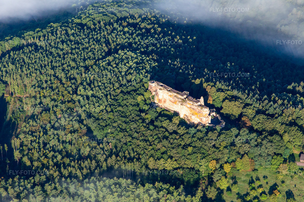 Aerial view: Château Fort de Fleckenstein in Lembach in the state Bas-Rhin, France.Photo: IMG_138921.jpg taken on 09/24/2023 by Werner Riehm/FLY-FOTO.comResolution of the original: 5472 x 3648 pxWWW.FLECKENSTEIN.FR
