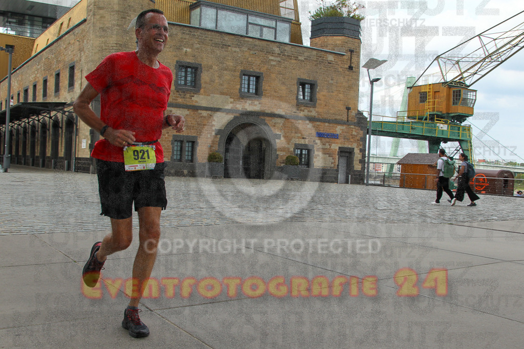 250920_1530_EV4_8959 | Sportfotografie im Rhein-Sieg Kreis, Köln, Bonn, NRW, Rheinland Pfalz, Hessen, etc. Unser Tätigkeitsfeld umfasst den Laufsport vom Volkslauf über den Marathon, Duathlon, Triathon bis zum Ultralauf wie Kölnpfad Ultra oder Schindertrail.