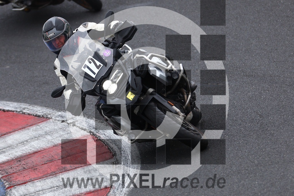 0072-20260331_03235 | Schöne Erinnerungen an spannende Momente - das festzuhalten ist unser Job. PIXELrace.de ist seit 2003 auf den Rennstrecken Europas unterwegs um die Action draußen beim Fahren und die wunderbare Stimmung imm Fahrerlager für euch einzufangen.