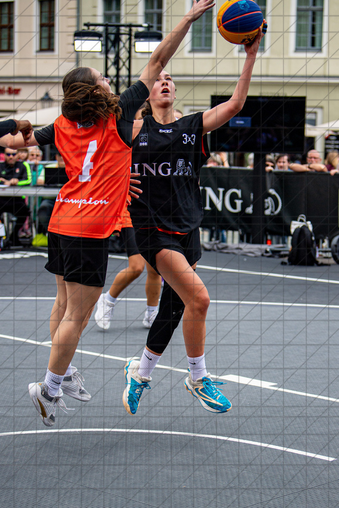 DIE FINALS 2025 | Dt. Meisterschaft 3x3 U18w | Team allfrisch JuniorPanters (black) vs. Dream Team (orange) //  01.08.25: DIE FINALS 2025 | Dt. Meisterschaft 3x3 U18w / Dresden / Deutschland  //   CREDIT:www.bullenfotos.de, Martin König, Hörner Weg 40, D-49078 Osnabrück, +4917663732967 // Nutzung und Weitergabe nur zu den vereinbarten Zwecken. Presseanfragen an Ersteller. Alle Rechte beim Ersteller. Honorierung nach MFM. - Realisiert mit Pictrs.com