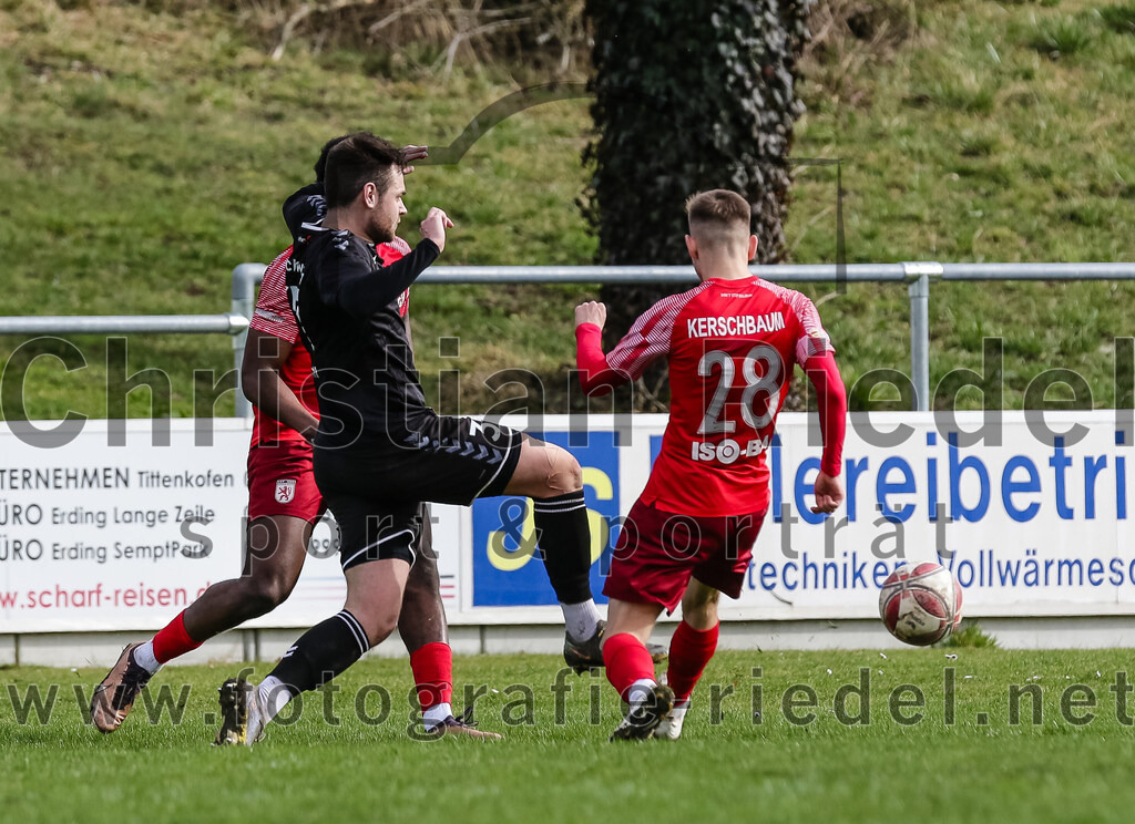 2024-02-24_063_FC_Schwaig_gegen_TSV_1880_Wasserburg | Oberding, Deutschland, 24.02.2024:
Fußball, 2. Runde Qualifikation TOTO-Pokal 2023 / 2024, 1. Spieltag, FC Schwaig gegen TSV 1880 Wasserburg, Endergebnis: 2:3

Tobias Bartl (FC Schwaig, #37), Manuel Kerschbaum (TSV 1880 Wasserburg, #28)

Foto: Christian Riedel / fotografie-riedel.net