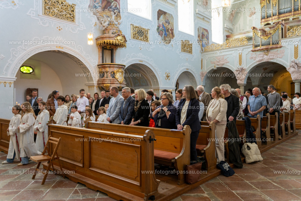 A7V02718 | Hier finden Sie die Online Foto-Galerie von fotograf-passau.com und marius-handrugan.de. Suchen Sie sich direkt Ihre Lieblingsbilder aus, ob als Ausdruck oder Download. - Realisiert mit Pictrs.com