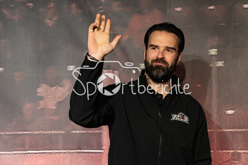 Saisonabschluss Augsburger Panther | Braden LAMB verabschiedet sich bei den Fans der Panther auf der Saisoabschlussfeier