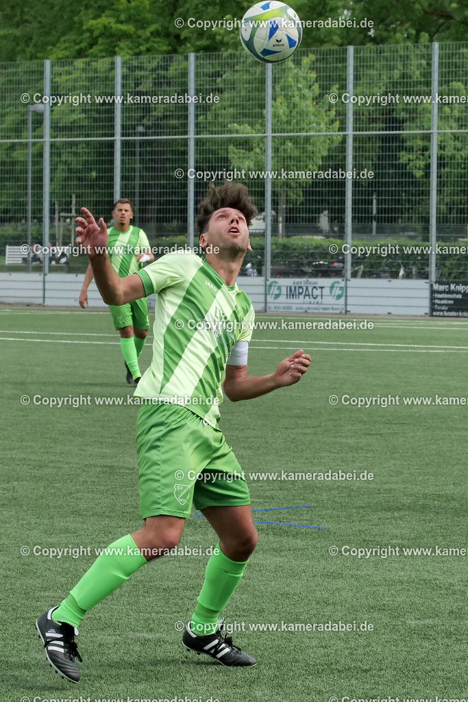 Fußball : Bezirksliga : SV 08/29 Friedrichsfeld - Borusia Veen am 10.05.2026 in Voerde Friedrichsfeld | Fußball : Bezirksliga : SV 08/29 Friedrichsfeld - Borusia Veen am 10.05.2026 in Voerde Friedrichsfeld - Realisiert mit Pictrs.com