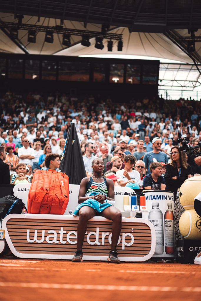 Sportart | Geschlecht | Saison 2022/2023 | Liga | Team1 vs. Team2 | TT.MM.JJJJ | Noma Noha Akugue (GER) nach ihrem verlorenen Finale