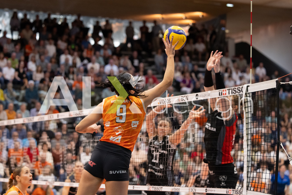 Volleyball I Frauen I Saison 2025-2026 I Volleyball NLA | Women I  Playoffs Finals 1/5 I viteos NUC - VC Kanti Schaffhausen I 06.04.2026 | 9 Maia Dvoracek (USA) (Viteos NUC) – Diagonal - Realisiert mit Pictrs.com