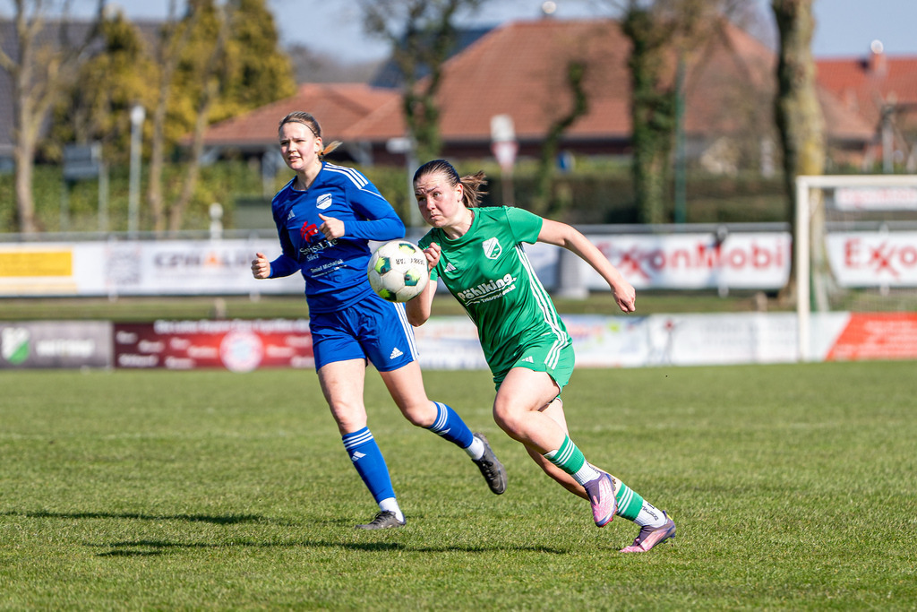 Fußball I Frauen I Saison 2025-2026 I Oberliga Niedersachsen I 17. Spieltag I TuS Lutten - BW Hollage I 12875 | jns.sportfotos - Realisiert mit Pictrs.com