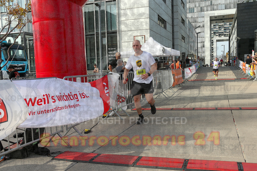 250920_1541_EX1_0450 | Sportfotografie im Rhein-Sieg Kreis, Köln, Bonn, NRW, Rheinland Pfalz, Hessen, etc. Unser Tätigkeitsfeld umfasst den Laufsport vom Volkslauf über den Marathon, Duathlon, Triathon bis zum Ultralauf wie Kölnpfad Ultra oder Schindertrail.