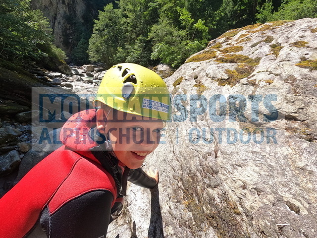 GOPR4576 | Bestelle die Bilder deines Berg- oder Wasser-Abenteuers mit Mountain Sports bequem von zu Hause aus direkt über unseren Online Fotoshop von pictrs.com. - Realisiert mit Pictrs.com