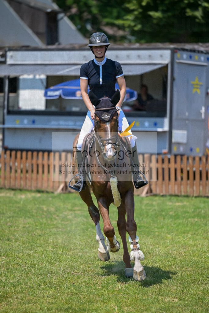 Reitturnier Voxtrup | Entdecke hochwertige Reitturnierfotos von Foto Oger. Professionell, emotional und authentisch – jetzt Lieblingsmomente im Shop bestellen.Deutschlandweite Turnierfotografie. - Realisiert mit Pictrs.com