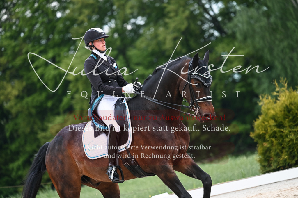 20230513_JK-Röhrsdorf-13-448 | Pferde- und Turnierfotografie in Westsachsen. Pferdeportraits, Auftragszeichnungen und intuitive Kunst.