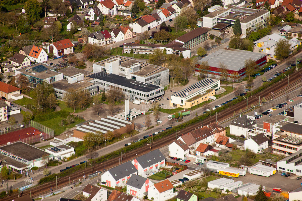 Luftbild: Ludwig-Marum-Gymnasium Pfinztal im Ortsteil Berghausen in Pfinztal im Bundesland Baden-Württemberg in Deutschland. Foto: IMG_25965.jpg vom 23.04.2010 durch Werner Riehm/FLY-FOTO.de