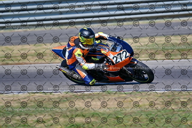 26bt04-0548 | markuskiefer.com - Realisiert mit Pictrs.com