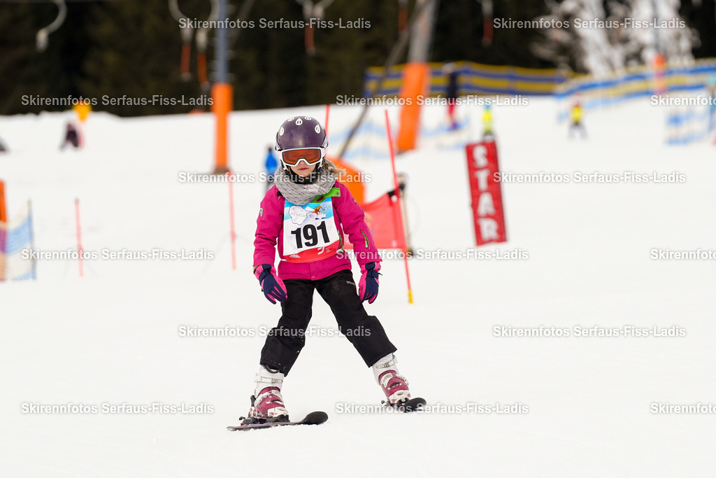SRF_02.01.2026_0228 | Skirennfotos,Serfaus,Fiss,Ladis,Kinderskirennen,Winter,Tirol,Oberland,skirace,SFL,feelfree,weil wir's genießen,ski,Ski,skifahren,Sonnenplateau, - Realisiert mit Pictrs.com
