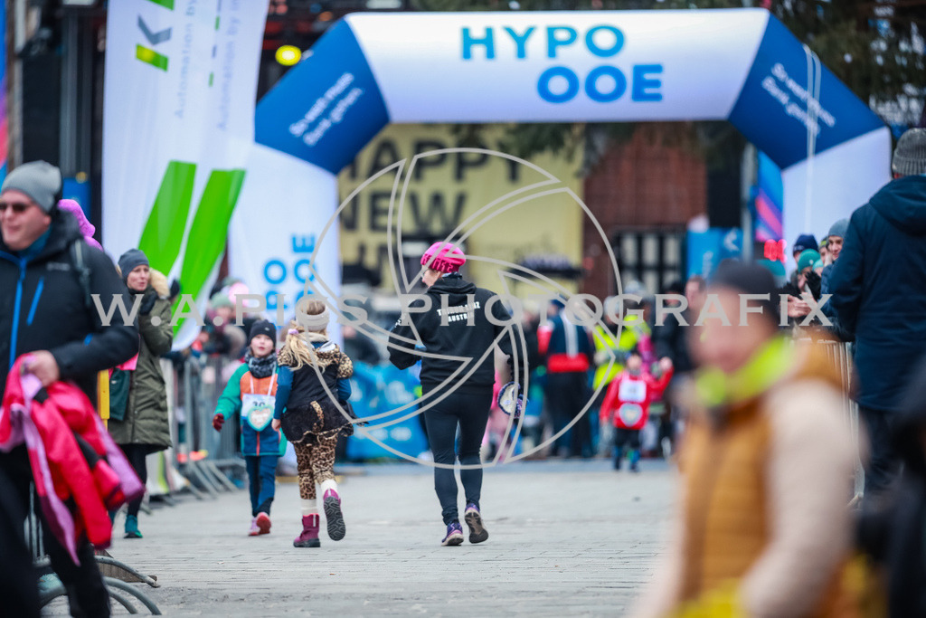 SILVESTERLAUF LINZ 25 | Linz, AUSTRIA, 31. Dezember 25, TRIRUN SILVESTERLAUF LINZ 25 , Image shows: 
Photo: WAPICS / BINDER Manuel