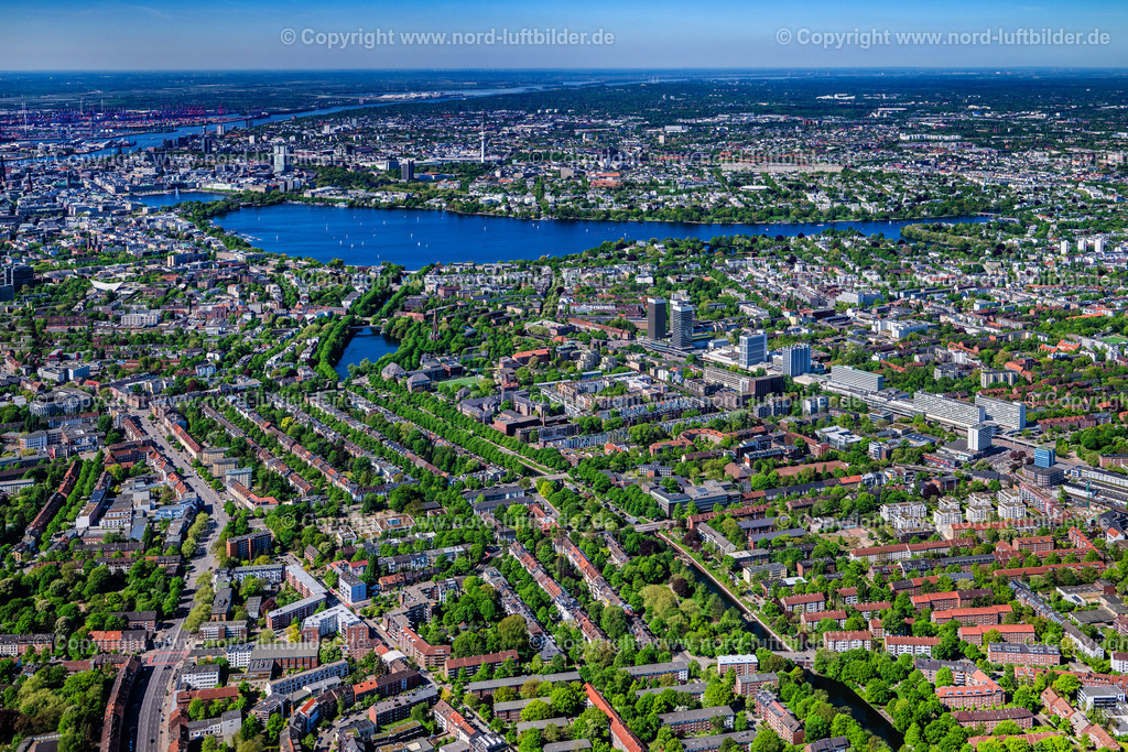 Hamburg_Mundsburg_bis_Alster_ELS_3703010525 | HAMBURG 01.05.2025 Innenstadtbereich im Stadtgebiet im Ortsteil Mundsburg in Hamburg, Deutschland. // Cityscape of the district in the district Mundsburg in Hamburg, Germany. Foto: Martin Elsen