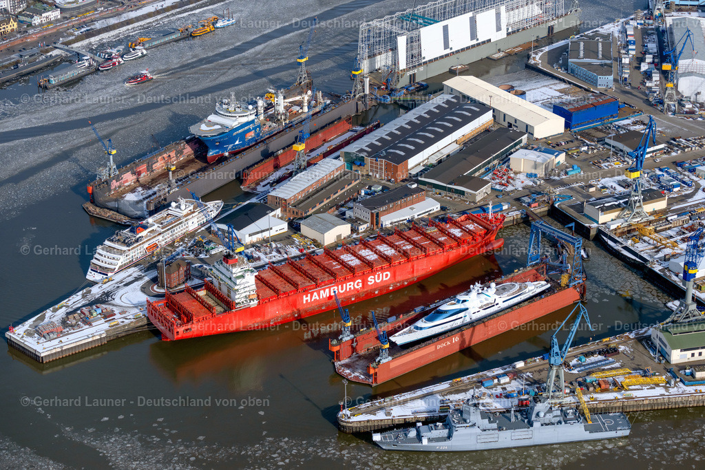 4044682 | HAMBURG 14.02.2021 Werftgelände der Blohm+Voss GmbH am Werfthafen an der Elbe in Hamburg. // Shipyard - site of the Blohm+Voss GmbH in Hamburg in Hamburg, Germany. Foto: Gerhard Launer