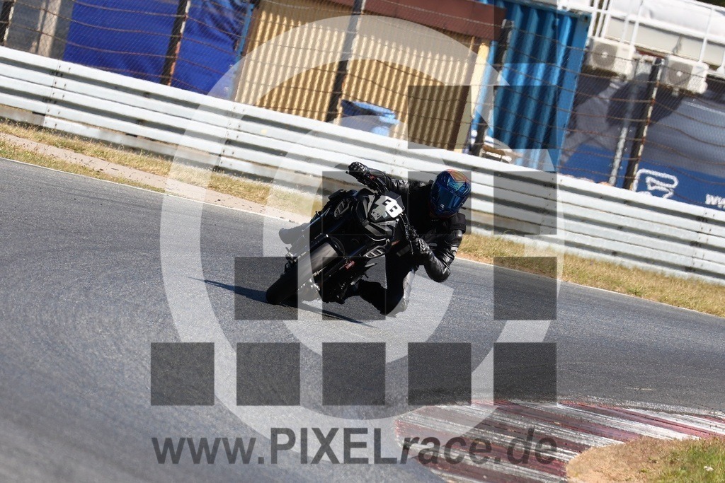 0133-20240813_13066 | Schöne Erinnerungen an spannende Momente - das festzuhalten ist unser Job. PIXELrace.de ist seit 2003 auf den Rennstrecken Europas unterwegs um die Action draußen beim Fahren und die wunderbare Stimmung imm Fahrerlager für euch einzufangen.