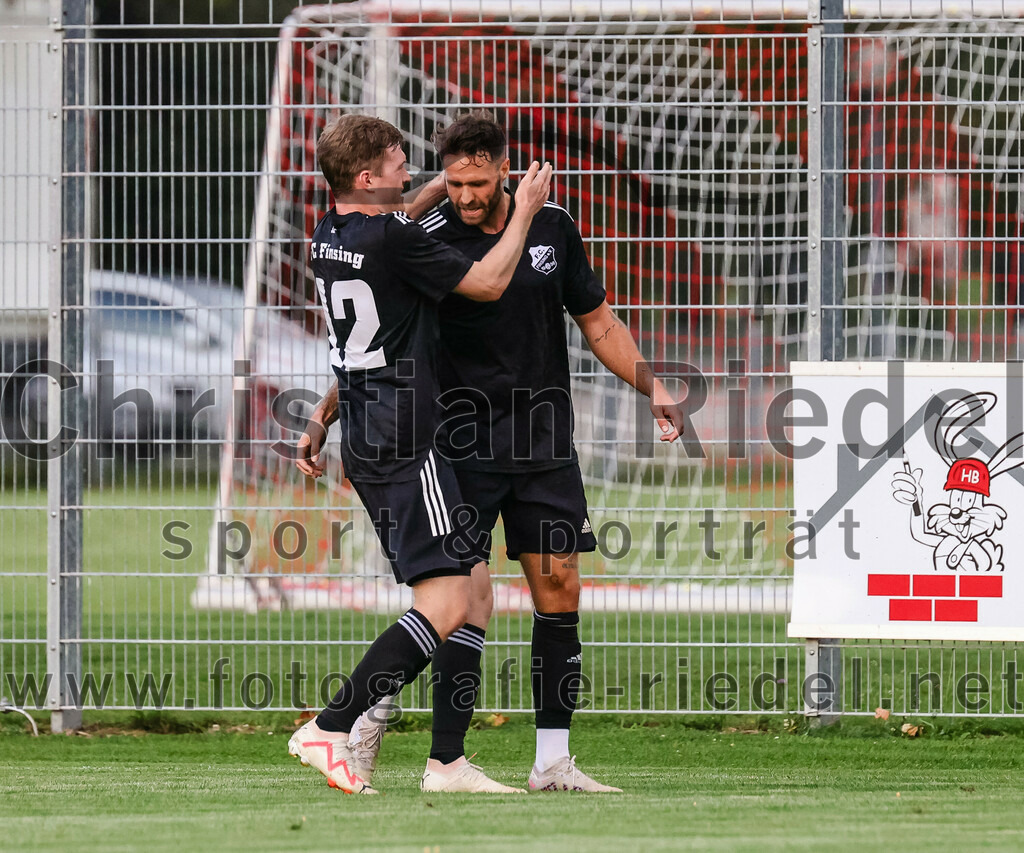 2023-08-25_082_FC_Finsing_gegen_FC_Lengdorf | Finsing, Deutschland, 25.08.2023:
Fußball, Kreisliga 2023 / 2024, 6. Spieltag, FC Finsing gegen FC Lengdorf, Endergebnis: 5:0

Jubel nach dem 2:0 durch Markus Rickhoff (FC Finsing, #7)
Fabian Kövener (FC Finsing, #12), Markus Rickhoff (FC Finsing, #7)

Foto: Christian Riedel / fotografie-riedel.net