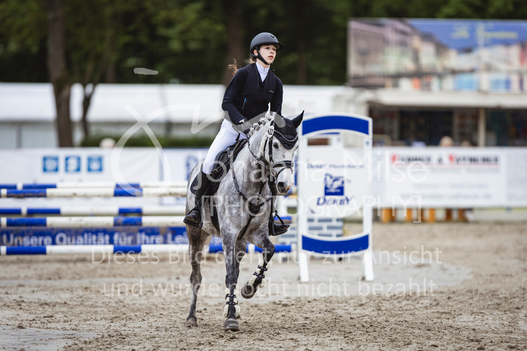 240504_PonyTrophy-262 | Deine schönsten Turniermomente als professionelle Fotos! Entdecke hochwertige Pferdesport-Fotografie im Online-Shop. Jetzt Fotos finden & bestellen!