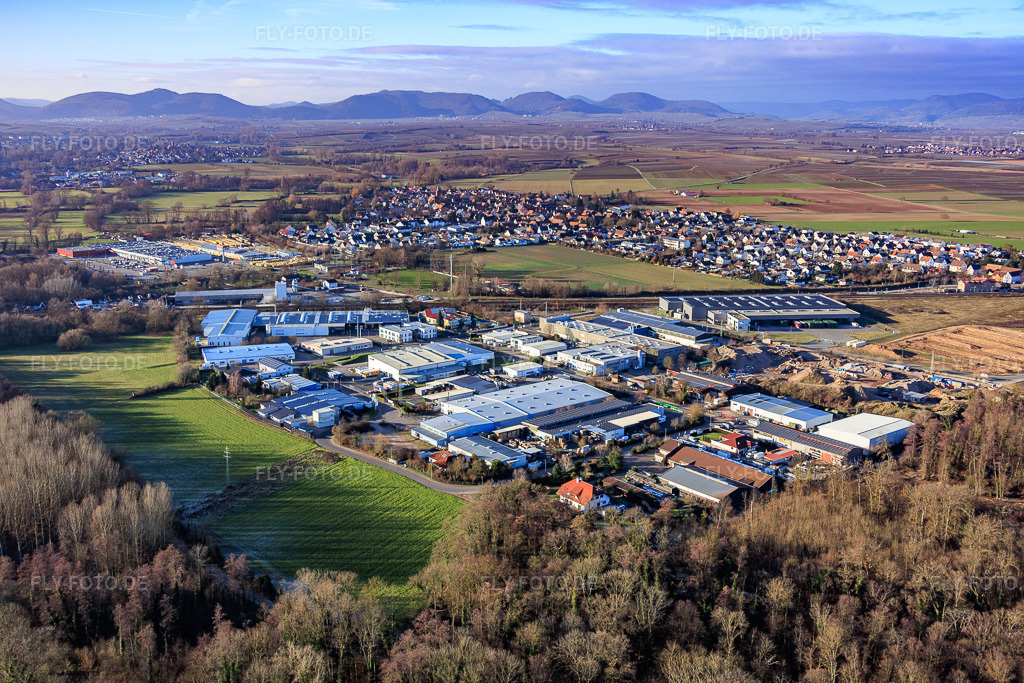 Luftbild: Industriegebiet Große Ahlmühle in Wörth am Rhein im Bundesland Rheinland-Pfalz in Deutschland. Foto: IMG_152713.jpg vom 31.12.2025 durch Werner Riehm/FLY-FOTO.de