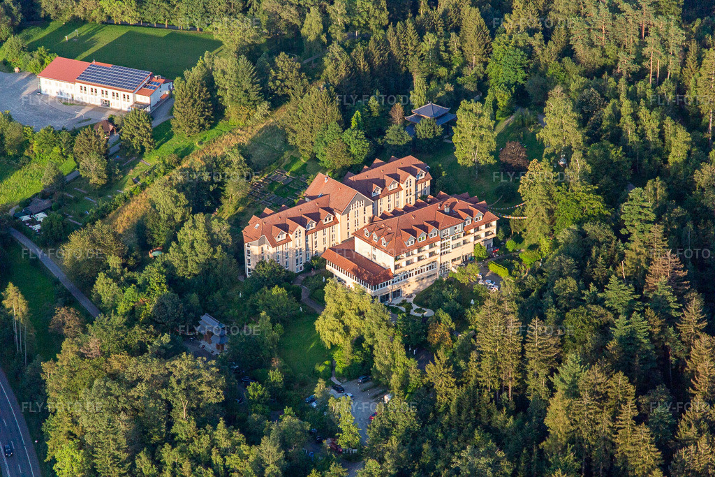 Luftbild: Buddhas Weg GmbH & Co. KG im Ortsteil Siedelsbrunn in Wald-Michelbach im Bundesland Hessen in Deutschland. Foto: IMG_142633.jpg vom 18.07.2024 durch Werner Riehm/FLY-FOTO.de