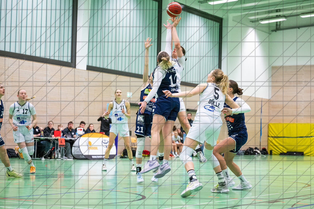 2. DBBL Nord 24/25 | 19.01.2025 | BBC OS vs. VfL VIACTIV-AstroLadies Bochum | 2. DBBL Nord 24/25 | 19.01.2025 | BBC OS vs. VfL VIACTIV-AstroLadies Bochum - - - - - CREDIT, www.bullenfotos.de, Martin König, Hörner Weg 40, D-49078 Osnabrück, +4917663732967, Nutzung und Weitergabe nur zu den vereinbarten Zwecken. Presseanfragen an Urheber. Alle Rechte beim Urheber. - - - - - - Realisiert mit Pictrs.com