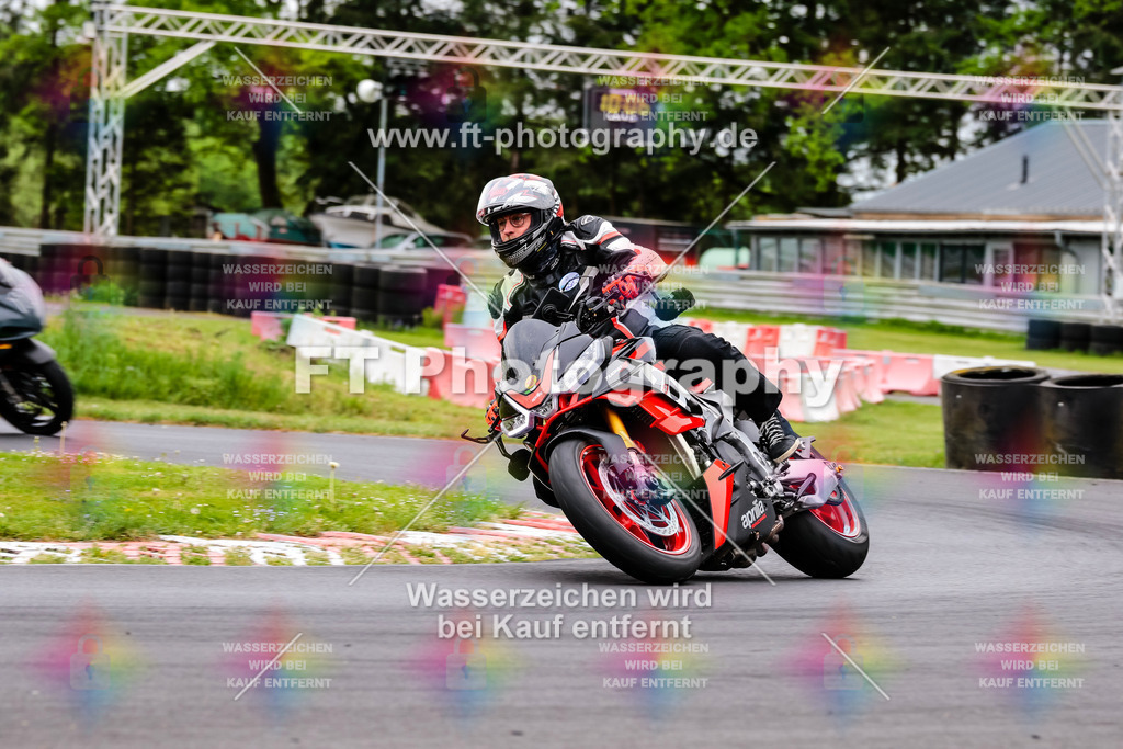 MotoTeamVBK-20409 | Hier findet Ihr Bilder von Touristenfahrten auf der Nürburgring Nordschleife oder von anderen Veranstaltungen die ich besucht habe. Viel Spass beim Durch Schauen 