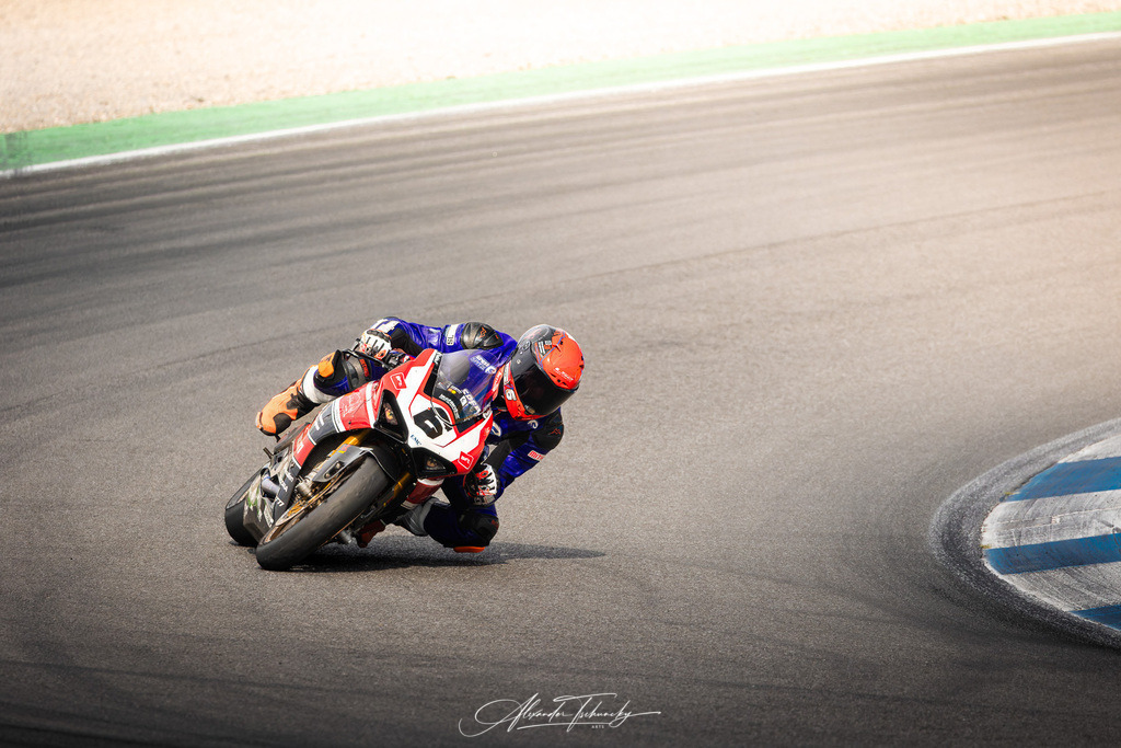 Ducati Trackday Hockenheimring 2026 | Entdecken Sie die faszinierende Welt von Alexander Tschuncky Arts: Kreative Fotografie, atemberaubende Automobilkunst und hochwertiger Bilderdruck. Lassen Sie sich inspirieren! - Realisiert mit Pictrs.com