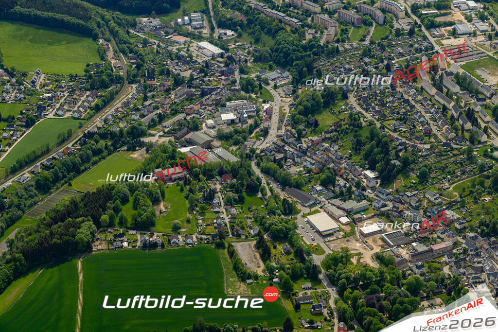 Das Luftbild der Stadt Lößnitz wurde 2022 vom Flugzeug heraus erstellt (keine Drohnen-Aufnahmen) Aufnahmehöhe ca.450 Meter- hohe Bildauflösung und Druck-Qualität. Garantiert!