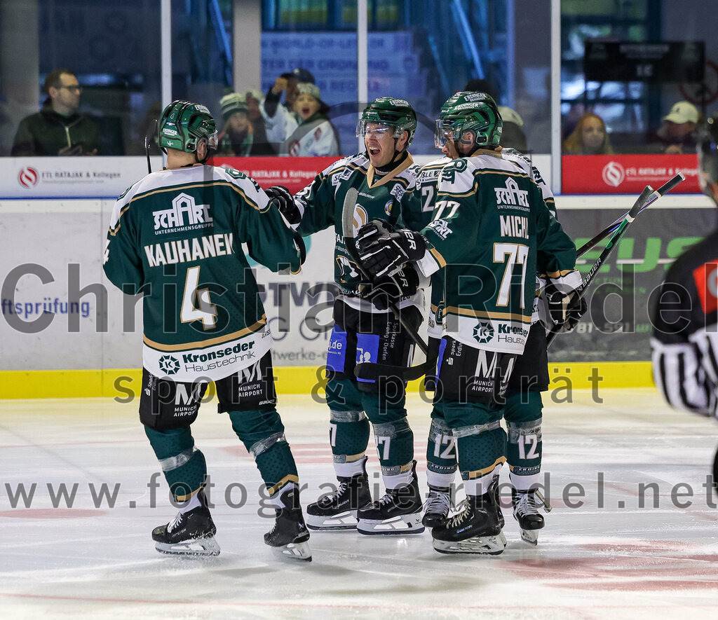 2025-09-14_083_TSV_Erding_gegen_EC_Peiting | Erding, Deutschland, 14.09.2025:Eishockey, Oberliga Süd 2025 / 2026, Testspiel, TSV Erding gegen EC Peiting, Endergebnis: 2:3Foto: Christian Riedel / fotografie-riedel.net