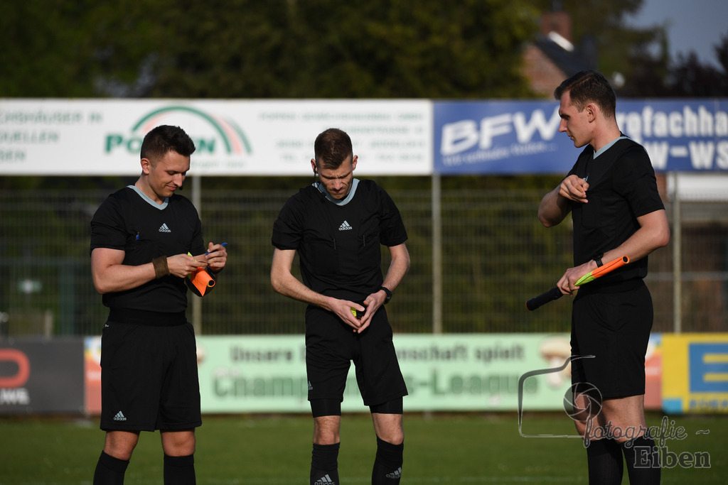 SSV Jeddeloh-SV Drochtersen/Assel | Herren Regionalliga; SSV Jeddeloh (blau)-SV Drochtersen/Assel (rot) am 30.04.2024; in Jeddeloh (53-Acht Arena), Photo: Philip Eiben 2024 - Realisiert mit Pictrs.com