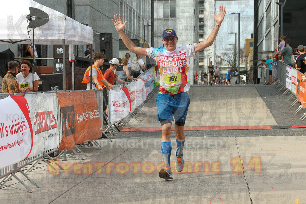 250920_1524_EX1_9321 | Sportfotografie im Rhein-Sieg Kreis, Köln, Bonn, NRW, Rheinland Pfalz, Hessen, etc. Unser Tätigkeitsfeld umfasst den Laufsport vom Volkslauf über den Marathon, Duathlon, Triathon bis zum Ultralauf wie Kölnpfad Ultra oder Schindertrail.