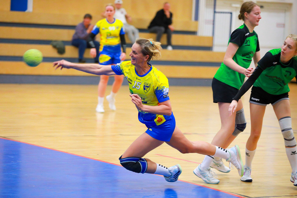 HcTvRhedeII_SvNeukirchen_150924_119 | Bildergalerie von Sport-Ereignissen aber auch von weiteren spannenden Dingen - nicht nur vom Niederrhein. In Anlehnung an den bekannten Spruch von Hanns Dieter Hüsch heißt das Motto: "Niederrhein ist überall".  - Realisiert mit Pictrs.com