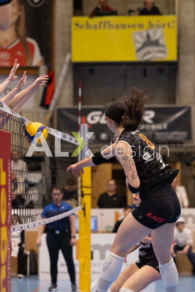 Volleyball I Frauen I Saison 2025-2026 I Volleyball NLA | Women I Round 16 I VC Kanti Schaffhausen - Viteos NUC I 31.01.2026 | 8 Attieh Gabrielle (CA) (Viteos NUC) – Außenangriff - Realisiert mit Pictrs.com