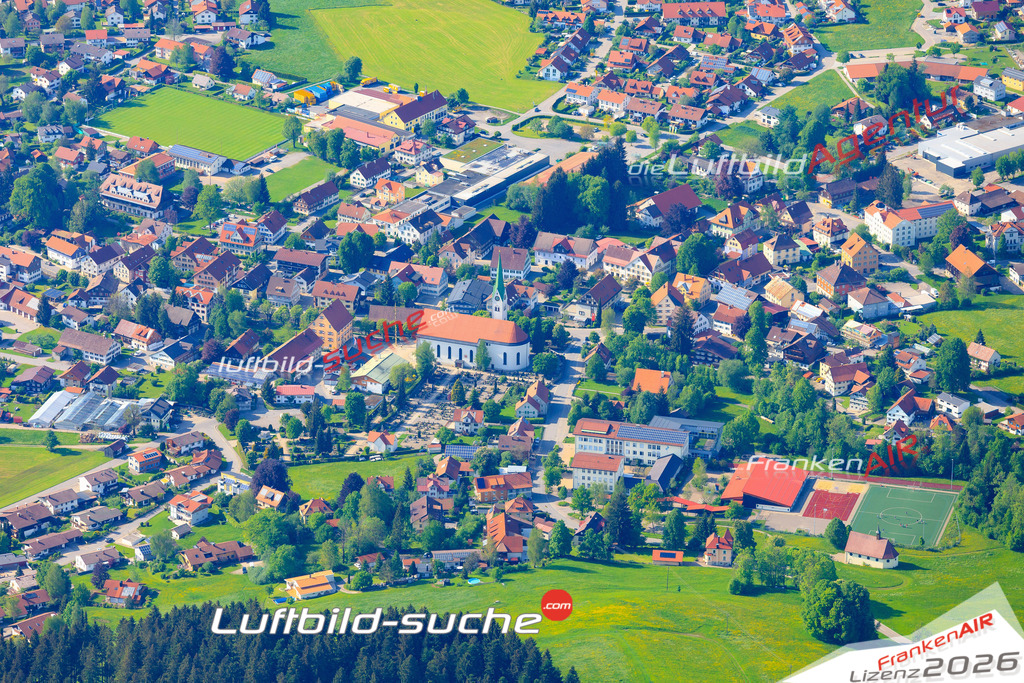 Die Luftaufnahme Weiler-im-allgaeu - Weiler Simmerberg wurde vom UL-Flugzeug (keine Drohne) aus fotografiert.Hohe Druck- Auflösung-die Geschenkidee!
