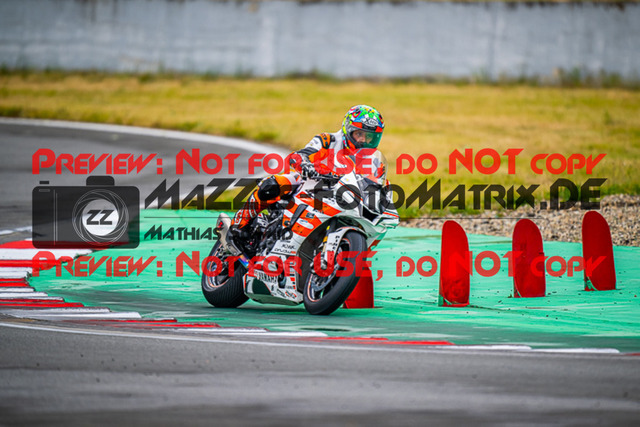 MaZZes_FotoMatrix_220521_1438 | Fotograf Mathias Schmid
Sportfotograf,
Eventfotograf,
Hochzeitsfotograf,
Portraitfotograf