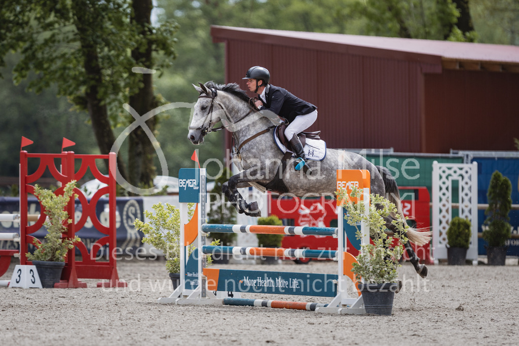 230516_Mühlen_03SprPf-A-392 | Deine schönsten Turniermomente als professionelle Fotos! Entdecke hochwertige Pferdesport-Fotografie im Online-Shop. Jetzt Fotos finden & bestellen!