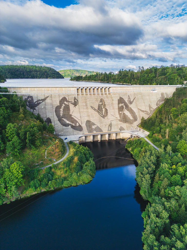 Rappodetalsperre und Graffiti | Wir machen aus Ihren Bildern Erinnerungen für die Ewigkeit | Hochwertige Fotografien für Ihr zu Hause. - Realisiert mit Pictrs.com