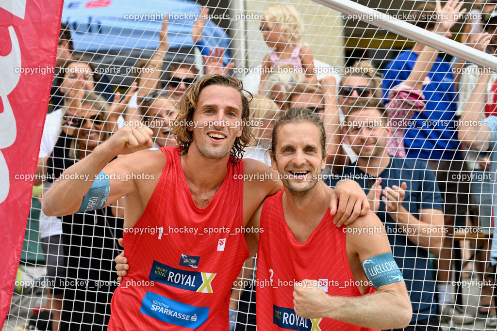 Kärntner Landesmeisterschaft Beach Volleyball | #2 HUBER Alexander Philipp, #1 FRIEDL Felix, Kärntner Landesmeisterschaft Beach Volleyball, Kärntner Landesmeisterschaft Beach Volleyball am 18.08.2024 in Villach (Rathausplatz Villach), Austria, (Photo by Bernd Stefan)
