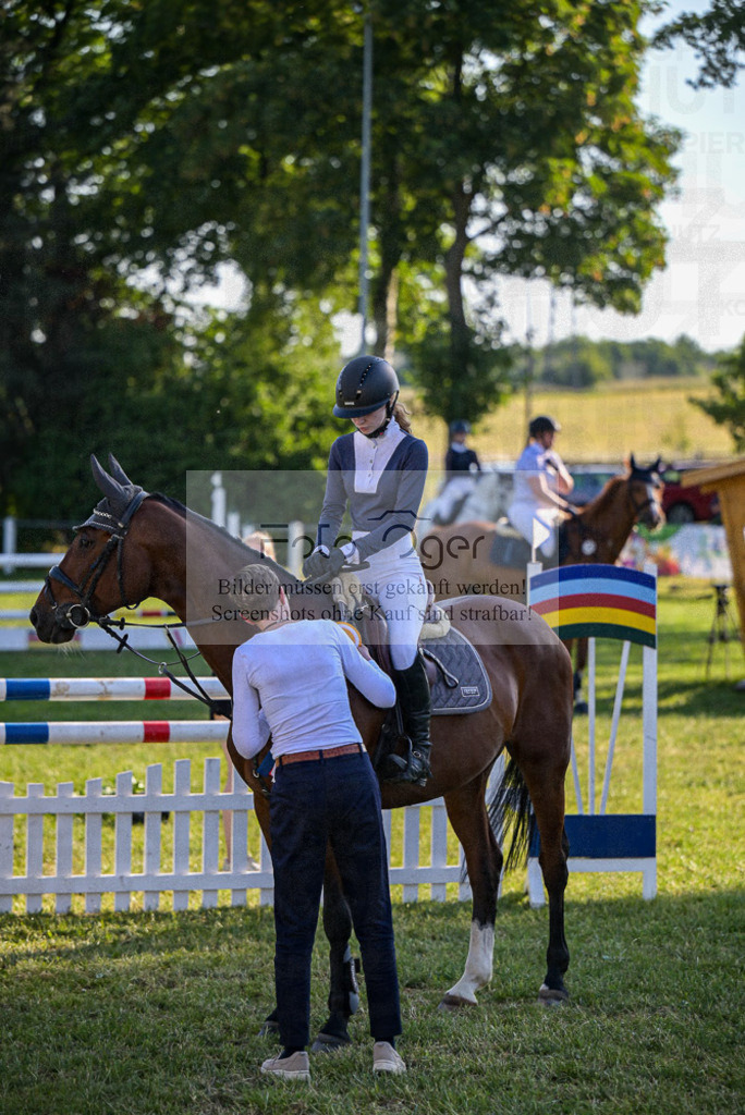 Reitturnier Voxtrup | Entdecke hochwertige Reitturnierfotos von Foto Oger. Professionell, emotional und authentisch – jetzt Lieblingsmomente im Shop bestellen.Deutschlandweite Turnierfotografie. - Realisiert mit Pictrs.com